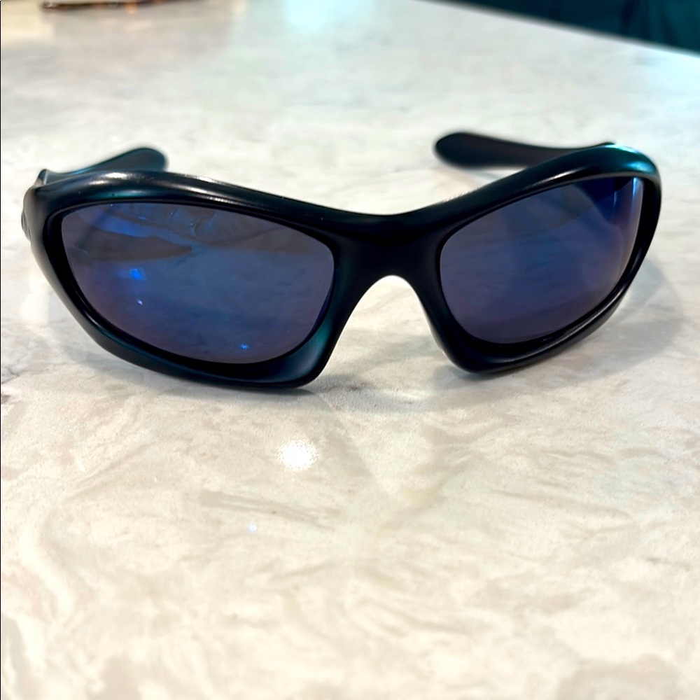 Oakley Monster Dog sunglasses with Blue Lenses